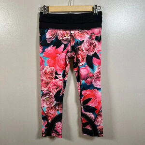 Lululemon Run Inspire Crop II Size 4 Secret Garden Pink Athletic Workout Gym